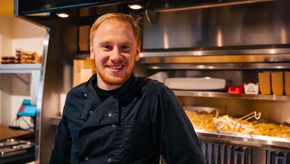 De Patatclub, de club waar ze frietjes serveren met Pauwels sauzen