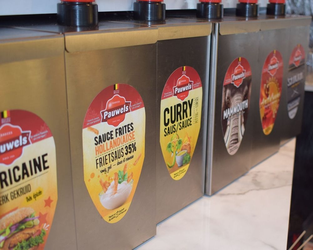 Studio Frites opent premiumfrituur met Pauwels sauzen