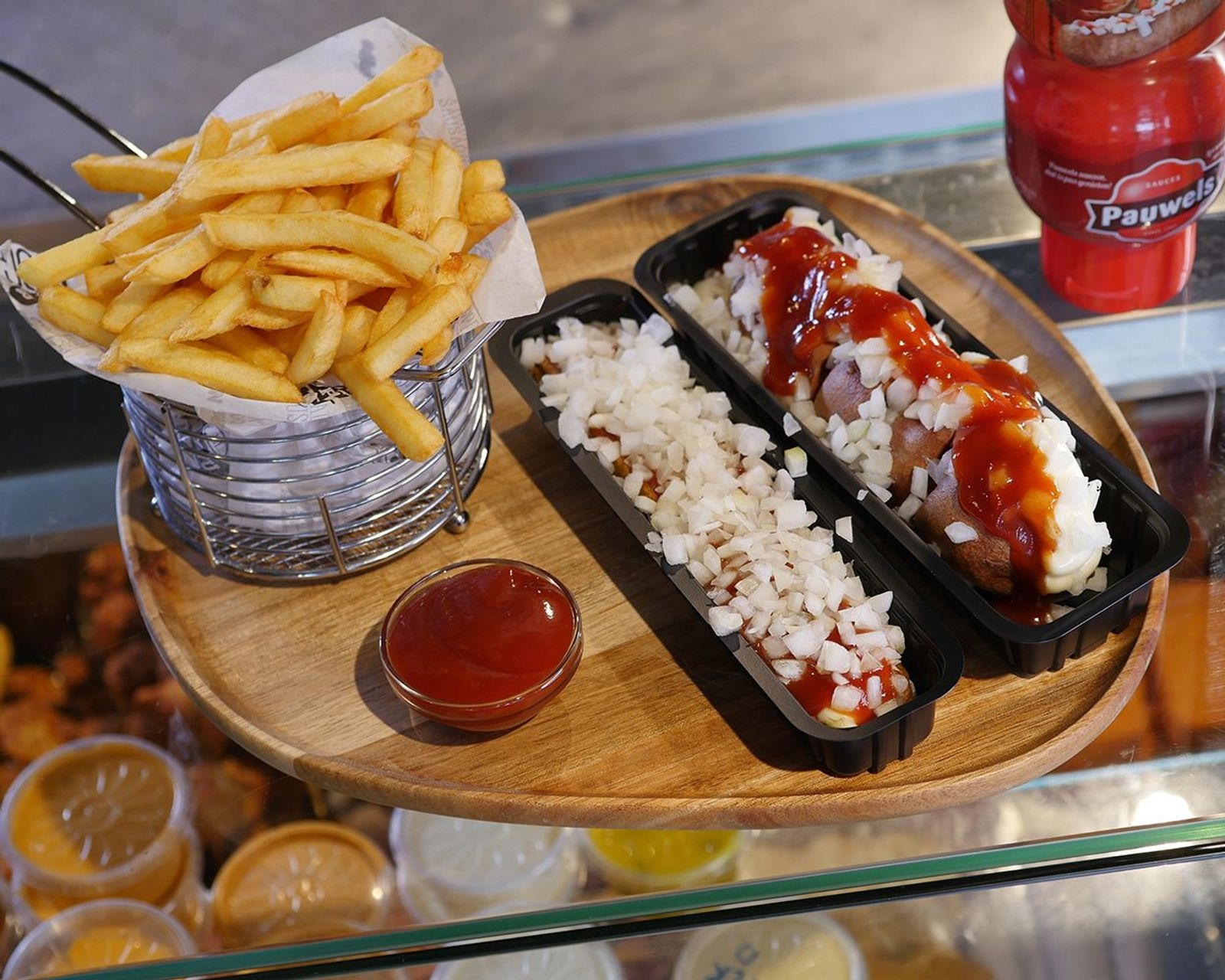 ’t Friethuis schrijft sterk digitaal verhaal - “Wekelijks meerdere tonnen friet met Pauwels sauzen”